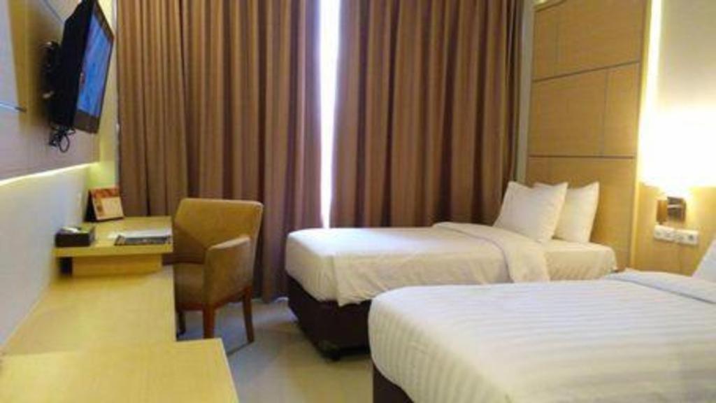 Horison Hotel Sukabumi Esterno foto