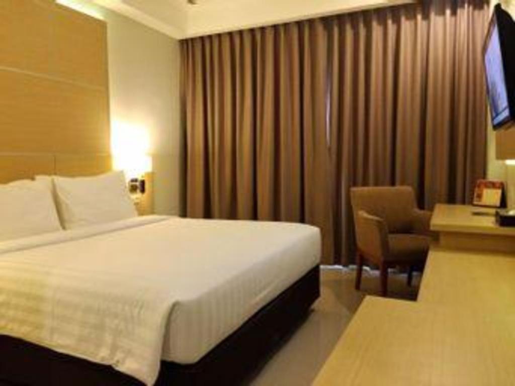 Horison Hotel Sukabumi Esterno foto