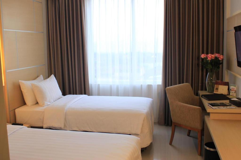 Horison Hotel Sukabumi Esterno foto