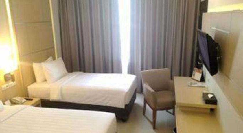 Horison Hotel Sukabumi Esterno foto