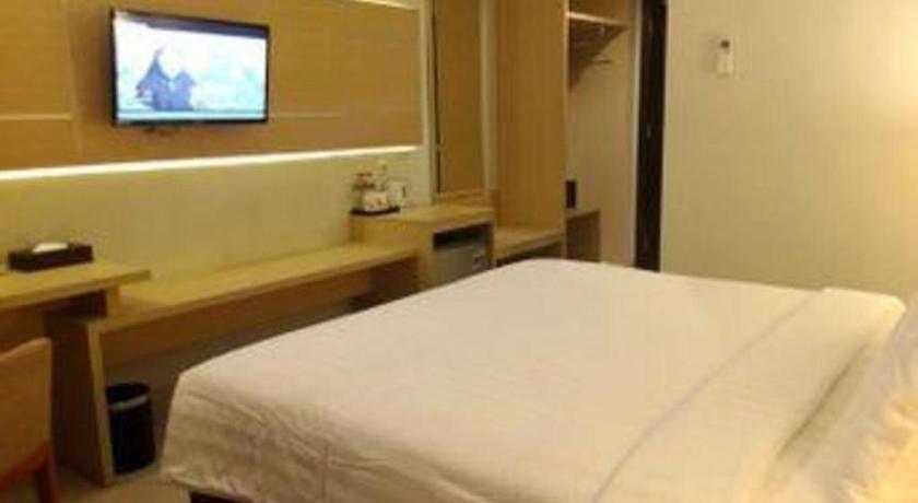 Horison Hotel Sukabumi Esterno foto