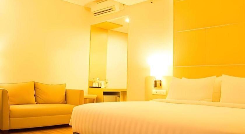 Horison Hotel Sukabumi Esterno foto