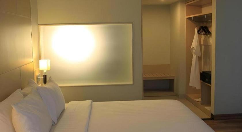 Horison Hotel Sukabumi Esterno foto