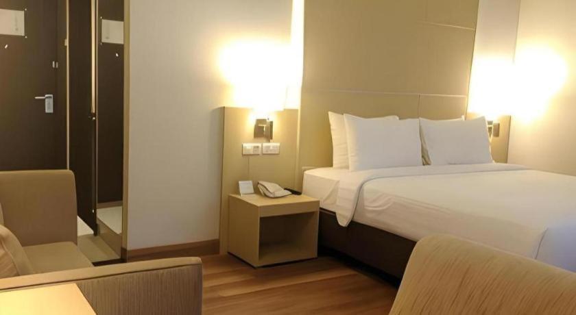 Horison Hotel Sukabumi Esterno foto