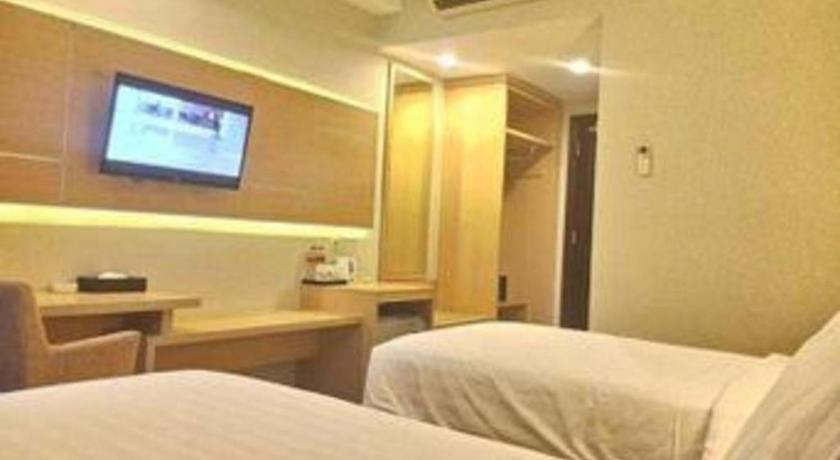 Horison Hotel Sukabumi Esterno foto