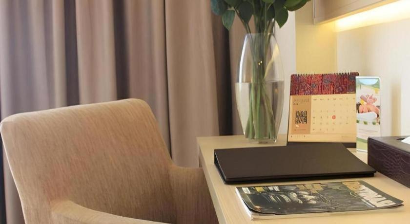 Horison Hotel Sukabumi Esterno foto