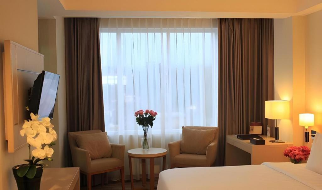 Horison Hotel Sukabumi Esterno foto